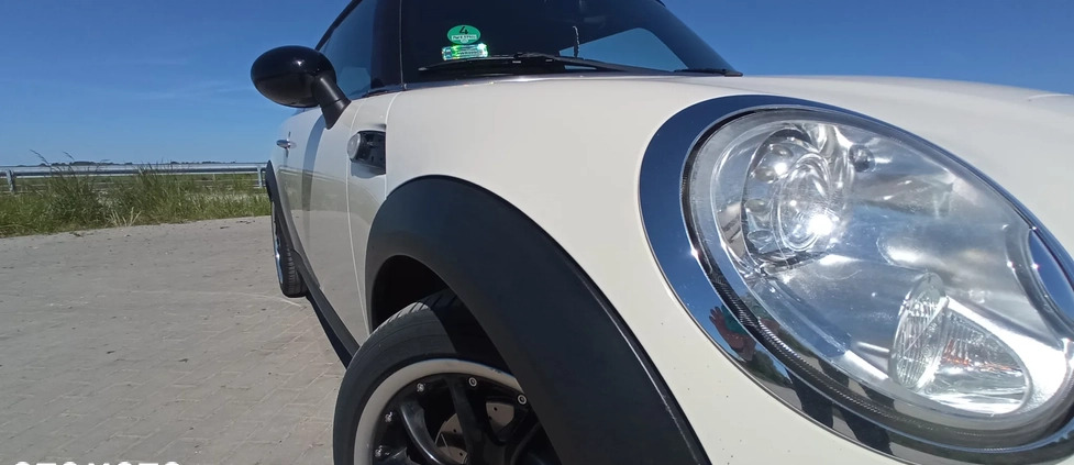 MINI Cooper S cena 27999 przebieg: 175000, rok produkcji 2010 z Września małe 562